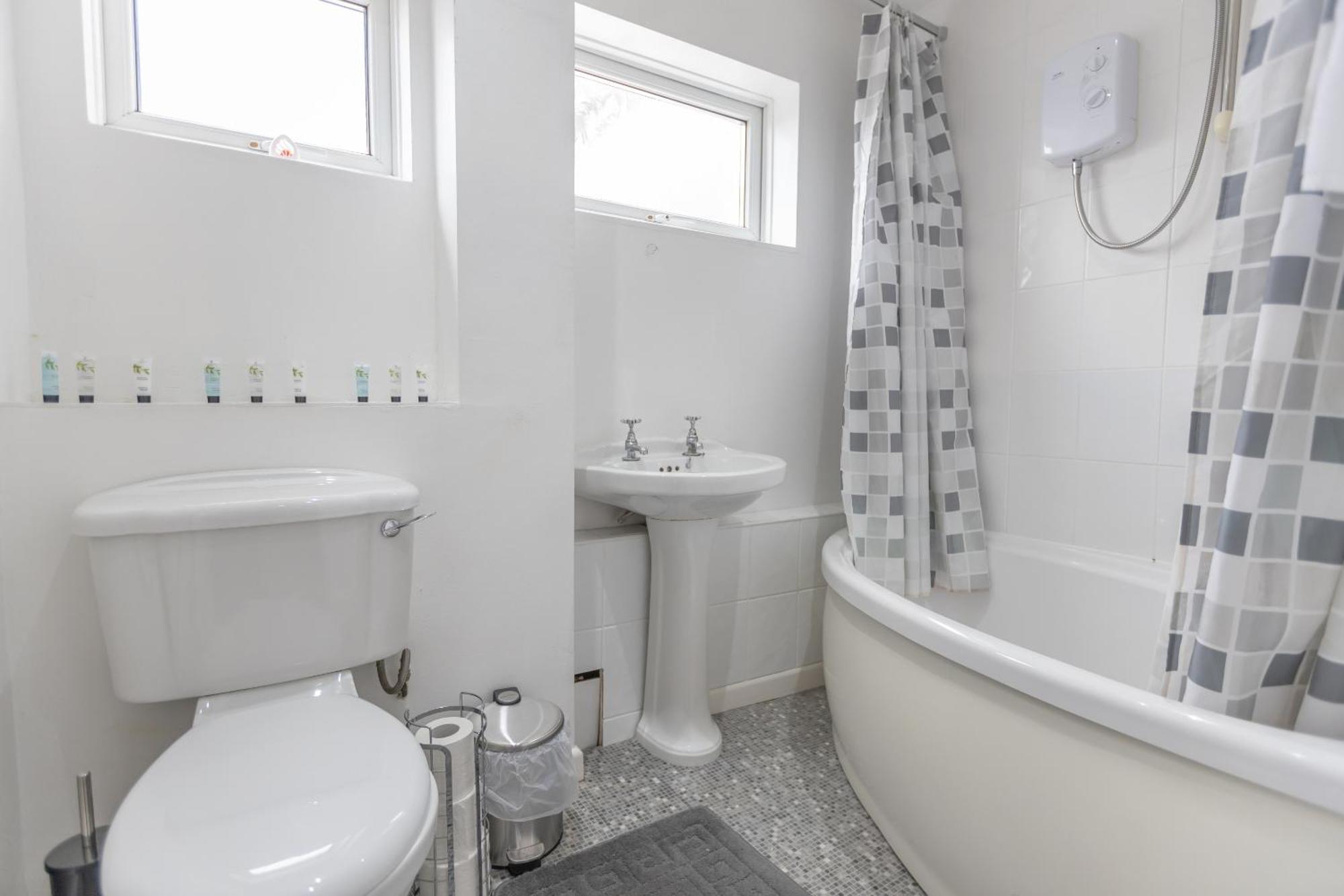 Opp B'Ham - Freshly Refurbished Walls And Carpets! Big Savings Booking 7 Days Or More! Διαμέρισμα Marston Green Εξωτερικό φωτογραφία